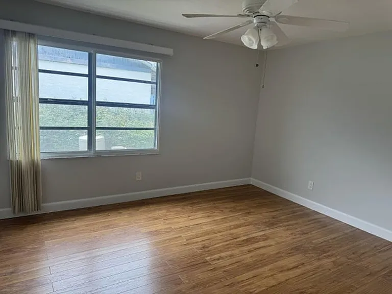 1204 Timberlane Cir #12-D — Photo 9