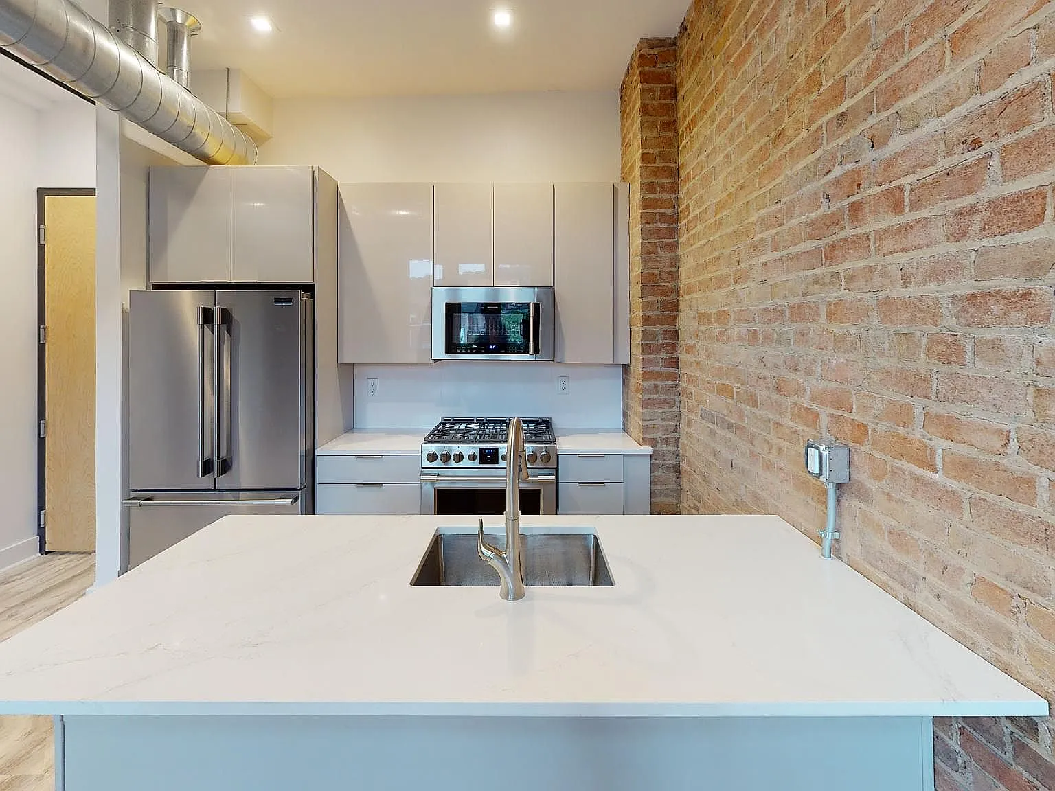 1 bed, $1,695 — Photo 4