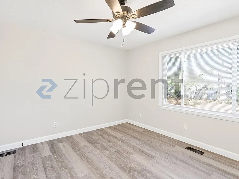 318 Nugget Ct — Photo 14