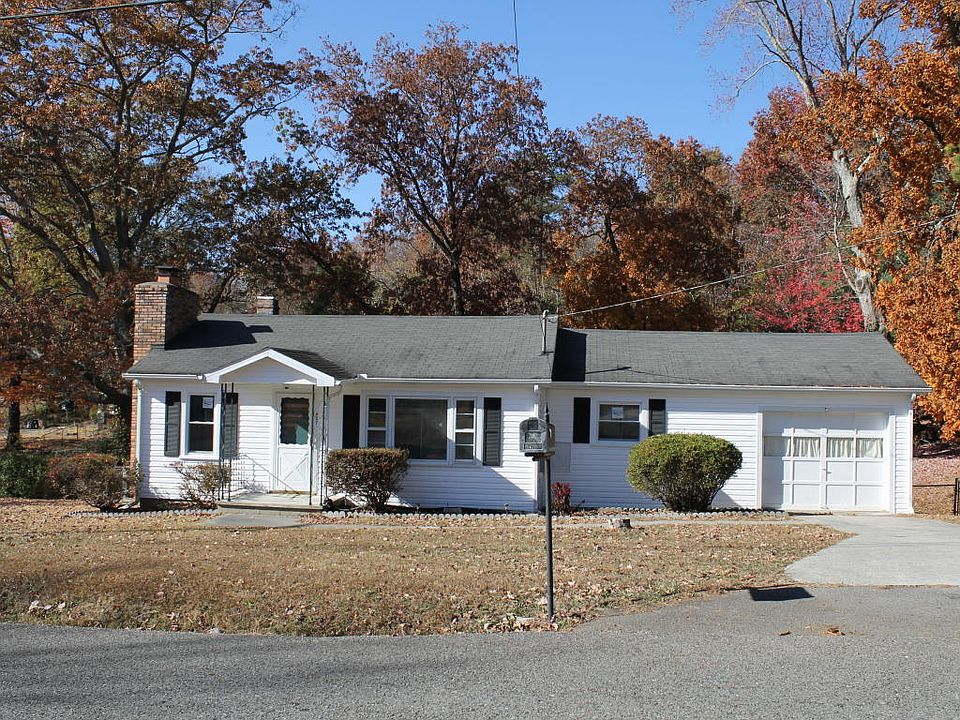 1st image of 427 Hickory Dr