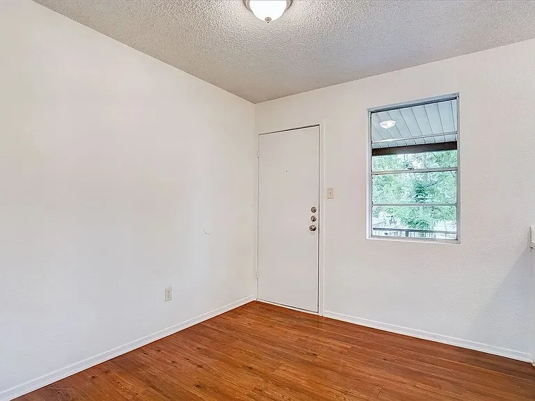 714 Martindale Rd — Photo 3