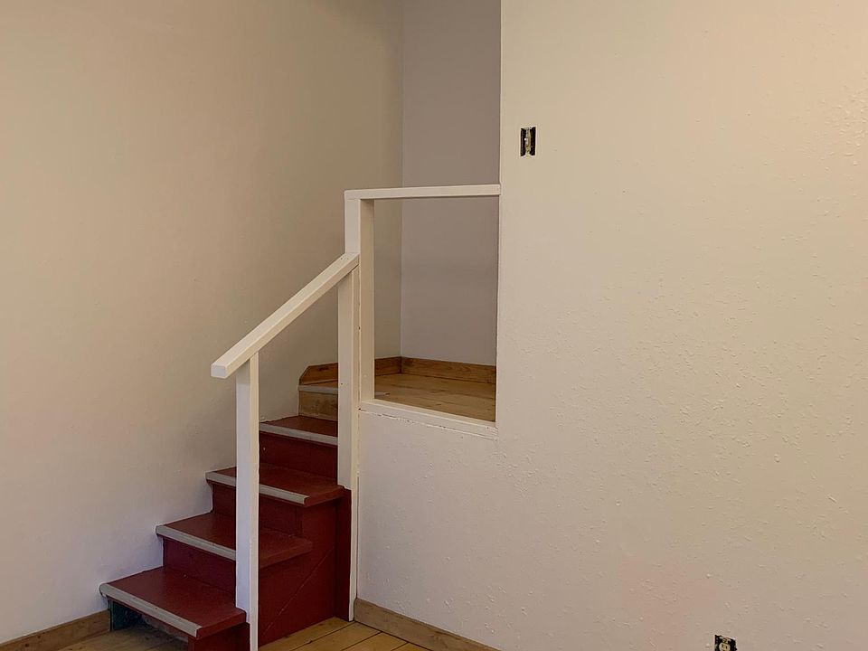 1st image of 901 Madrona Dr #B