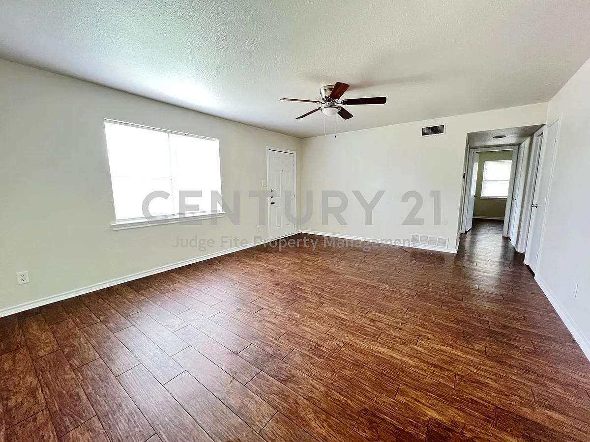 Building Photo - 114 Southmanor Ct