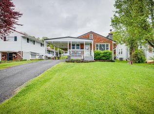 695 Truxton Dr, Kingsport, TN 37660