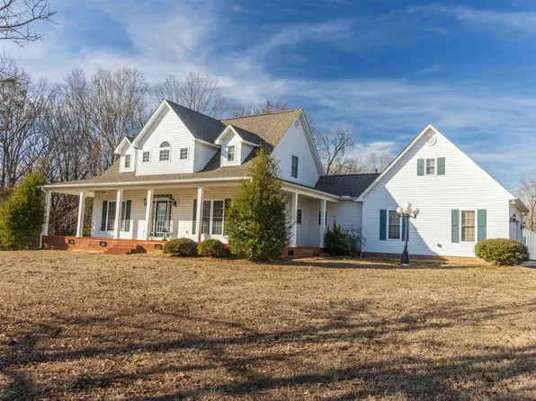 78 Cox Dr, Selmer, TN 38375