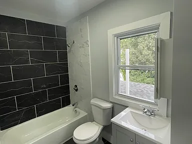 165 N 12th St #3 — photo 5 of 5