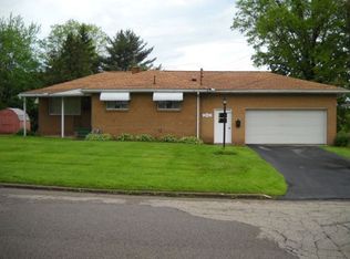 2035 Landay Ln, Farrell, PA 16121