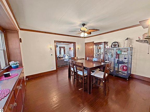 5th image of 123 E Bremer St