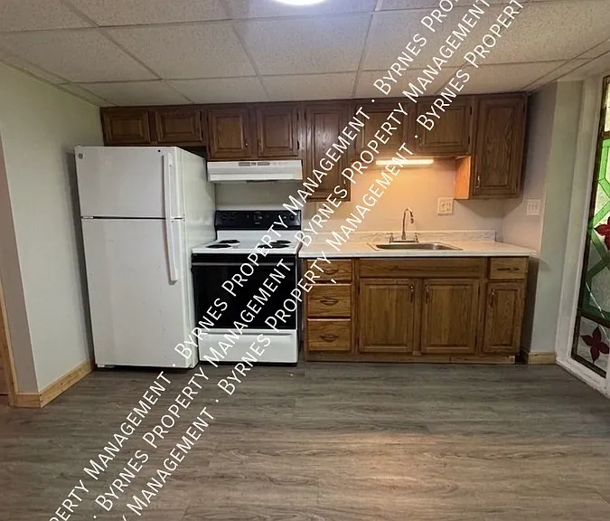 272 N Main St #BASEMENT — Photo 1