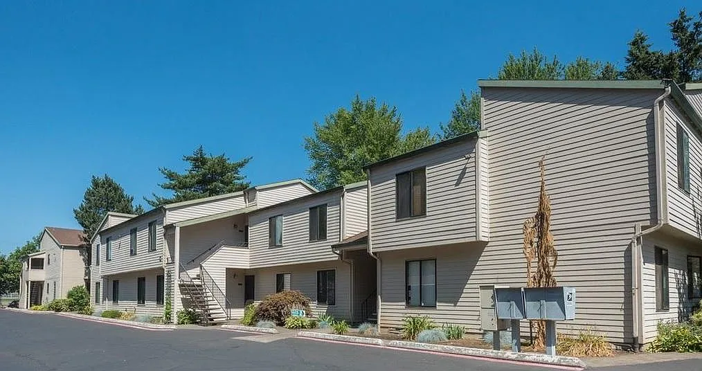 2 bed, 1100 sqft, $1,700 — Photo 1
