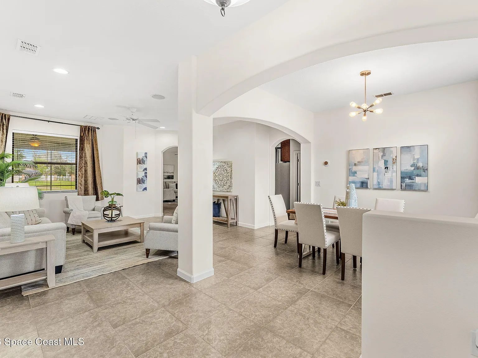 4 bed, 3.0 bath, 2558 sqft, $3,000 — Photo 4