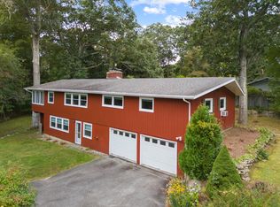 7 Valley View Dr, Niantic, CT 06357