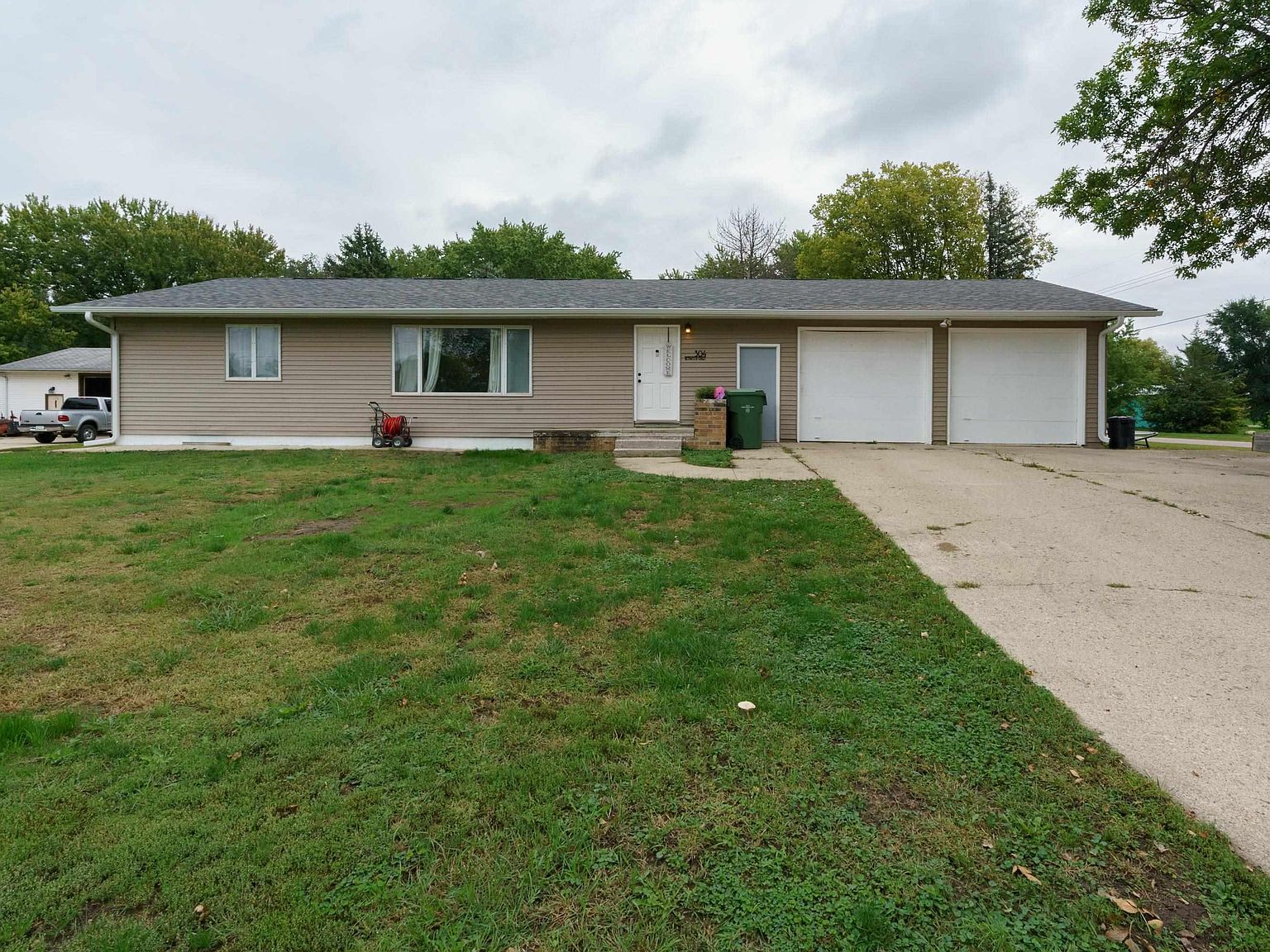 304 Ironwood St, Correctionville, IA 51016 Zillow