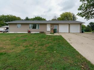 304 Ironwood St, Correctionville, IA 51016