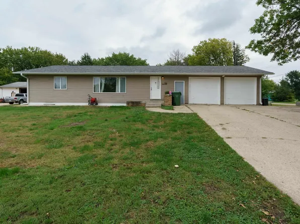 304 Ironwood St, Correctionville, IA 51016