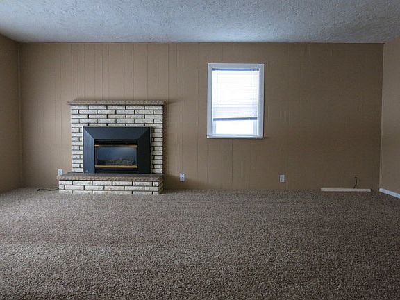 3rd image of 165 S Byron Ave