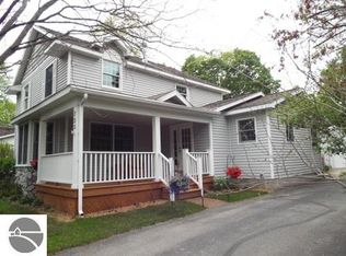 725 Cherokee St, Traverse City, MI 49684