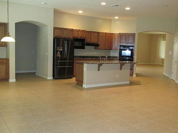 4th image of 11127 N 153rd Dr
