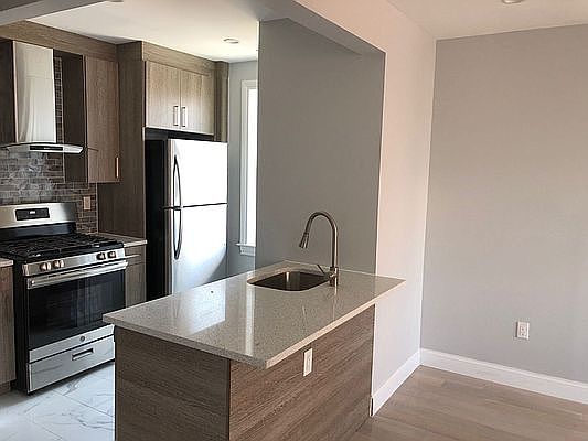 3rd image of 3112 38th Ave #5E