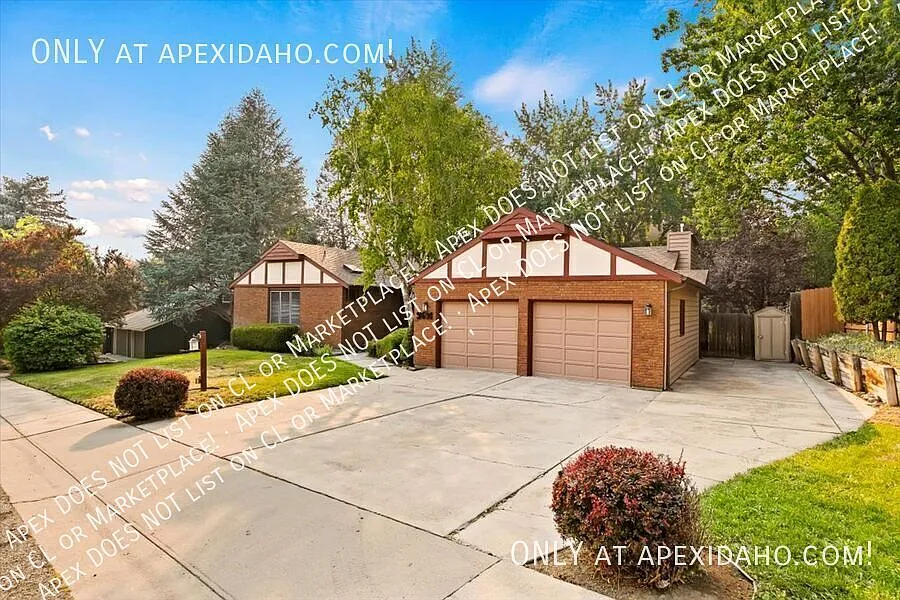 3651 N Stone Creek Way
