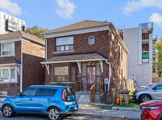 17 Augusta Ave, Toronto, ON M5T 2K7
