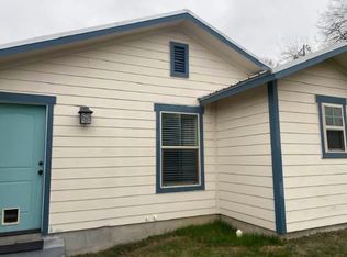 910 Lewis Dr, Burnet, TX 78611