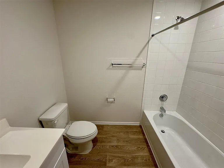 1714 Windsor Blvd — Photo 30