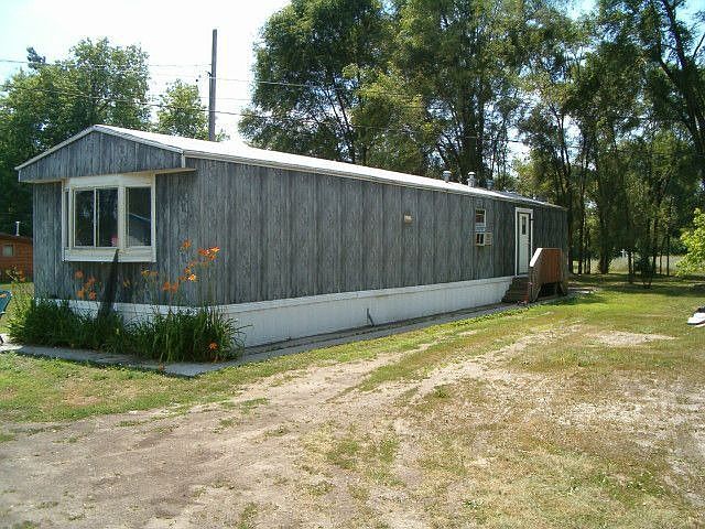 2nd image of 641 E Maple Rd