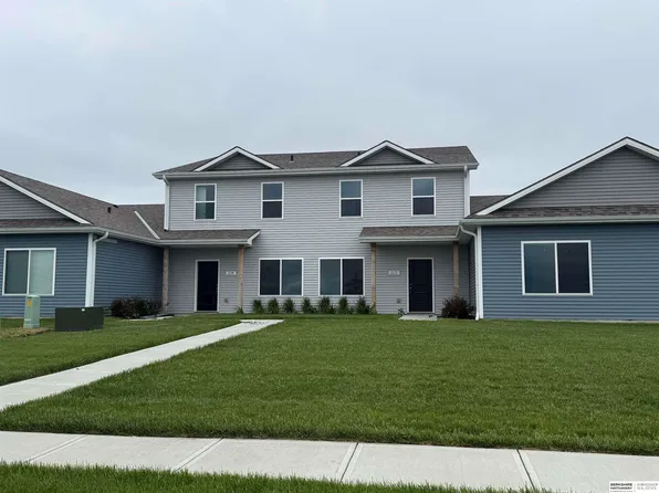 2166 N Aaron Way, Fremont, NE 68025