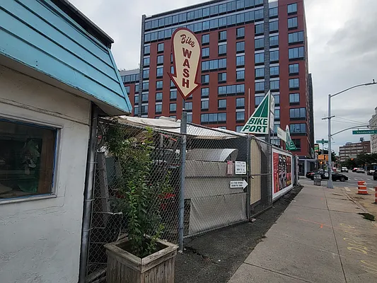 Rented by BLS Realty | media 27