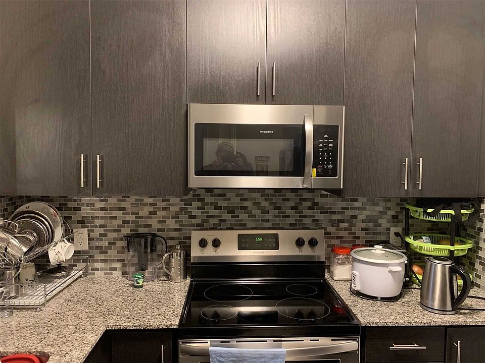 2nd image of 7325 Markham Rd Unit 505