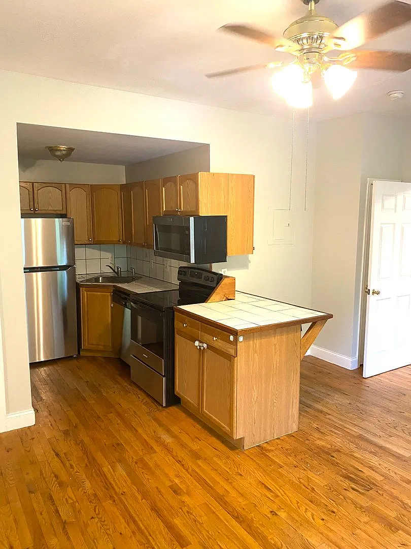 1100 South Ave — Photo 4