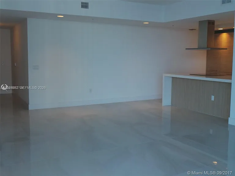 17111 N Biscayne Blvd #1703 — Photo 36