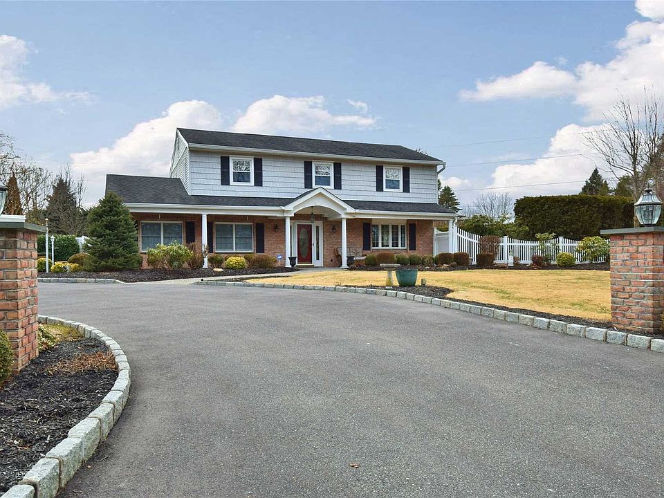 1st image of 4 Elmbark Ln