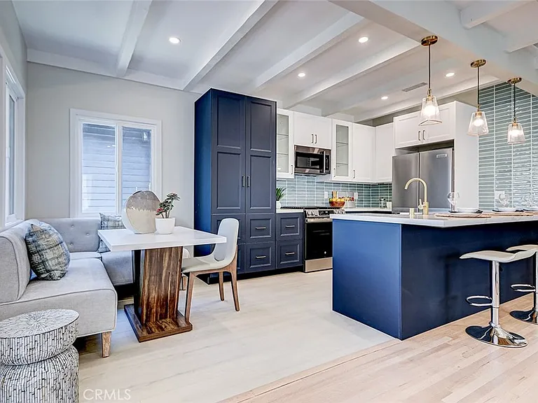 216 Monterey Blvd — Photo 4