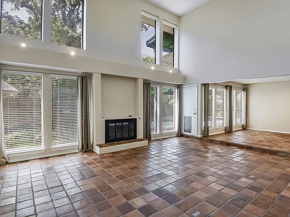 5th image of 4708 Spring Creek Ct