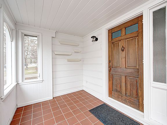 5th image of 6045 N Park Ave