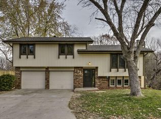 121 Rosebud Ln, Council Bluffs, IA 51503