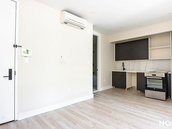 2nd image of 375 Knickerbocker Ave #2D