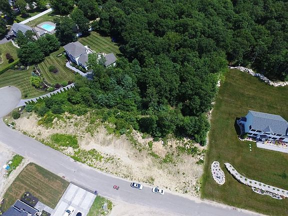 3rd image of 20 Bentley Ln