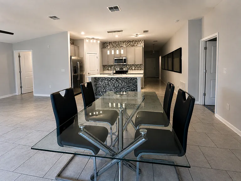 216 Pershing St — Photo 5