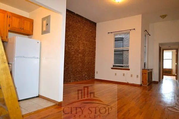 Rented by City Stop Realty | media 8