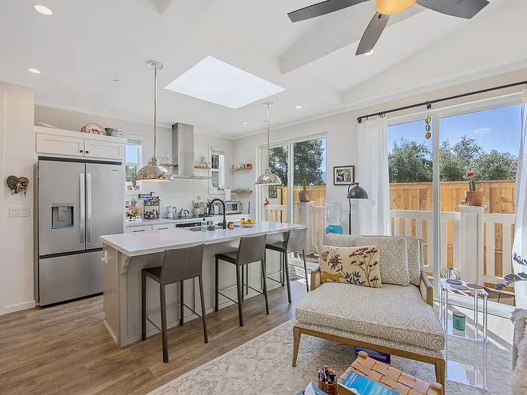 313 Raymond St #B — Photo 8