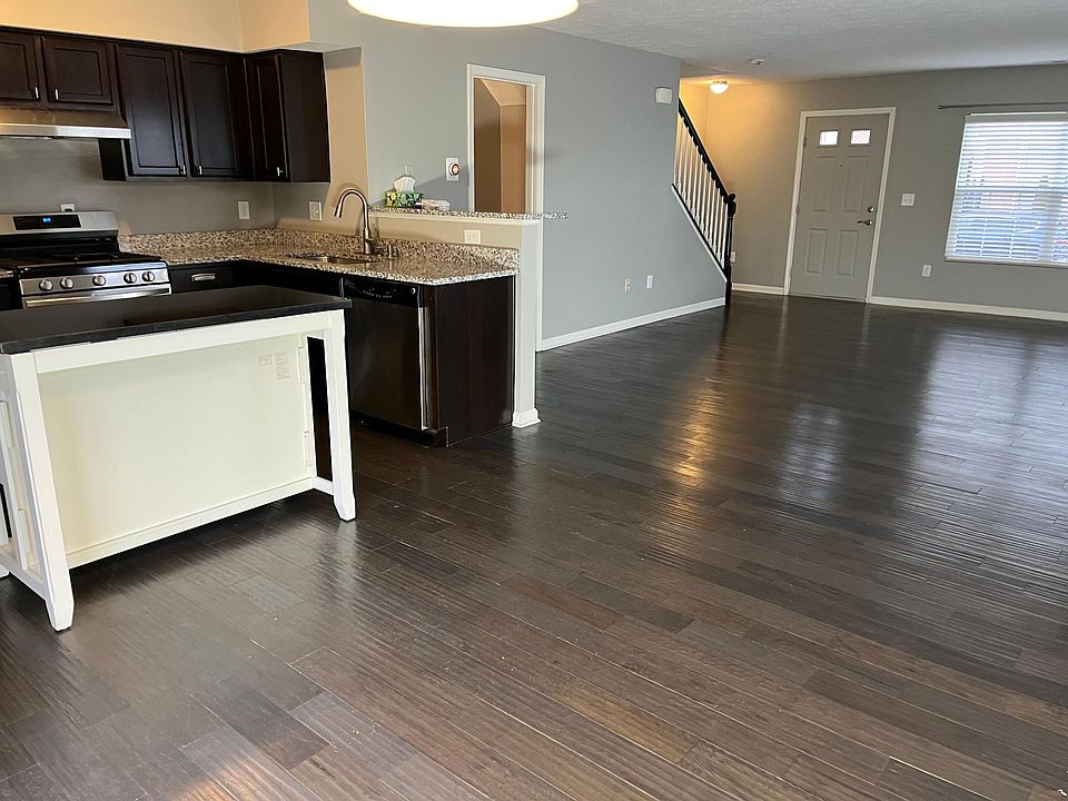 Kitchen with center island