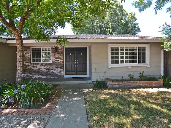 2nd image of 480 Crow Ct