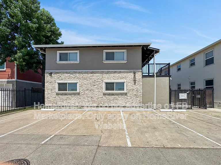683 El Camino Ave #8 — Photo 16