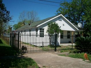 2831 Davis St, Houston, TX 77026