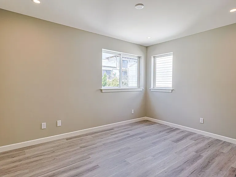 5261 Harmony Ave — Photo 23