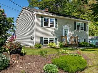132 Main St, Topsham, ME 04086