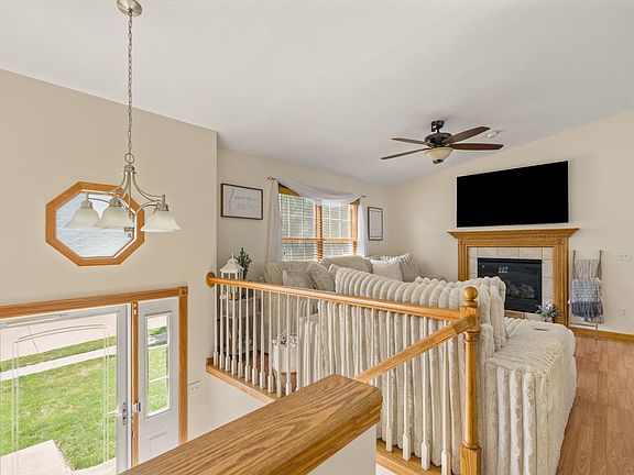 3rd image of 5343 Hillandale Rd